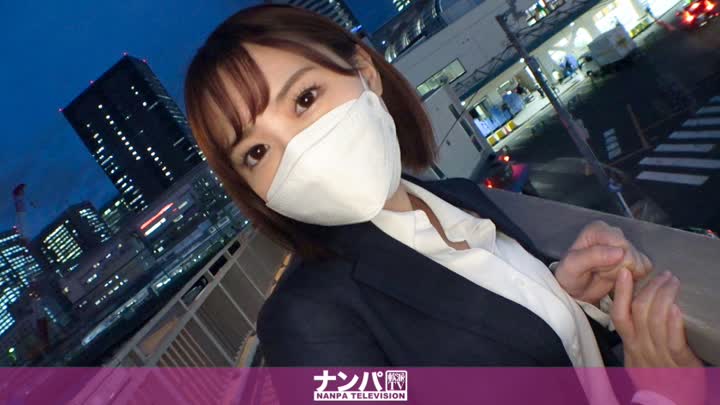 GANA-2831 マジ軟派、初撮。 1900 仕事帰りのお姉さんをホテルに連れ込み！『責められるのが好き…♪』とのことなのでムチムチのスーツを剥ぎ取りイラマや