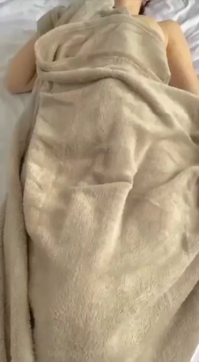 那些被秒下架的极限擦边作品 二